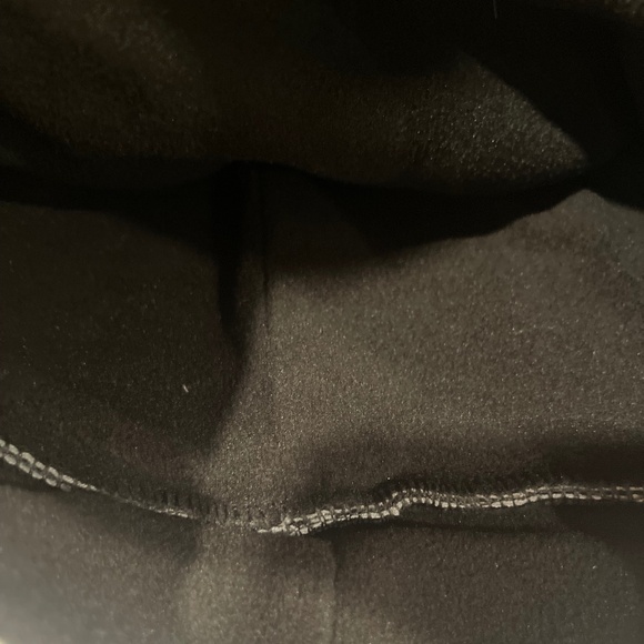 Beanpot Hockey Tournament 2024 Hoodie – Fleece/Cotton, Comfy & Rare! - Picture 5 of 6